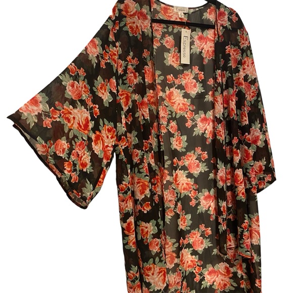 Rose 🥀 Print Coverup - Picture 2 of 3